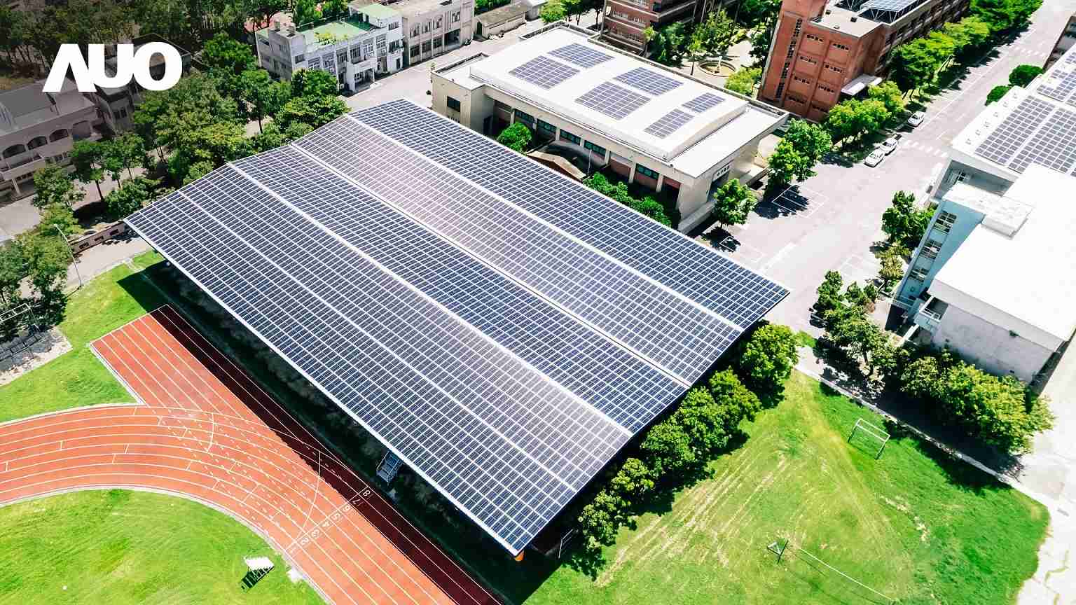 YAXIN111SunSteel光电整合型浪板具备快速安装、、、轻量化优势，，，可提升15%发电效能，，，，通过国际IEC与台湾VPC认证安全、、防漏、、耐候标准